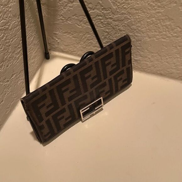 Fendi Women's Long Wallet Brown Zucca Logo Print Silver Clasp Closure - Picture 14 of 14